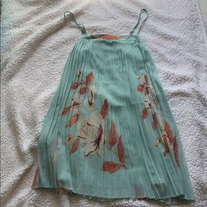 Elegant, floral trapeze dress